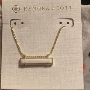 Kendra Scott necklace